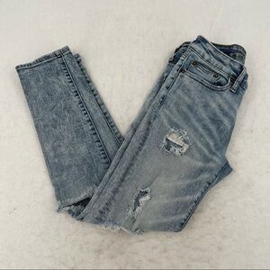 American Eagle Outfitters Light Blue Distressed Skinny Jeans